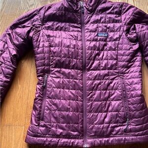 Patagonia Women's Burgundy Puffer Jacket medium